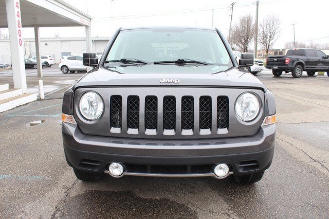 2016 Jeep Patriot — side profile view