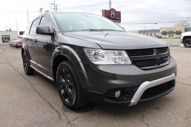 2019 Dodge Journey Crossroad in Granite Pearlcoat — front three-quarter view
