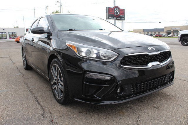 2020 Kia Forte EX in Aurora Black — front three-quarter view