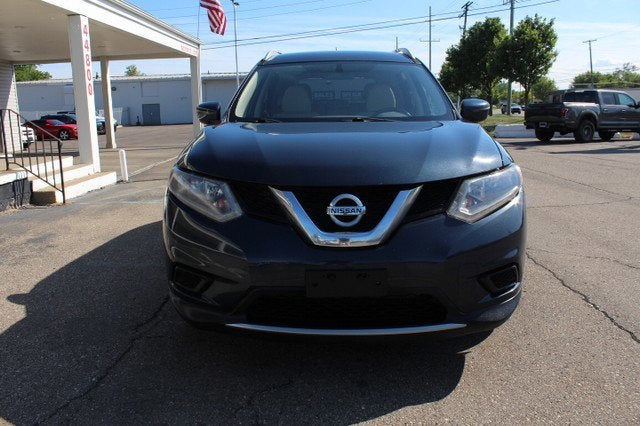 2016 Nissan Rogue — side profile view
